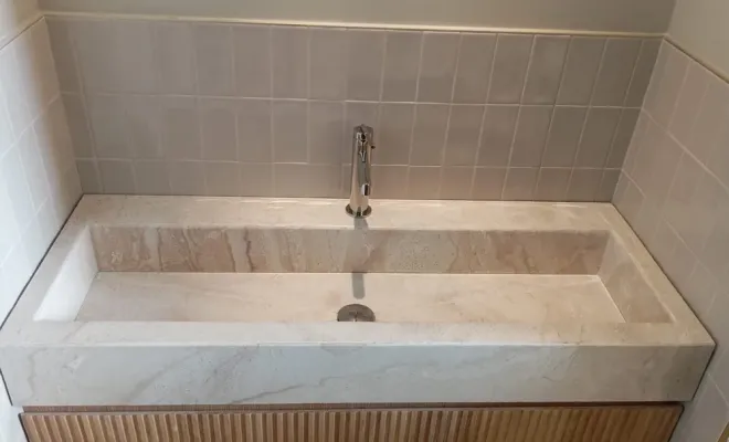 Fabrication et pose d'une vasque en perlato de Sicile à La Ciotat, Marseille 5ème arrondissement, Marbrerie Pilati et Fils